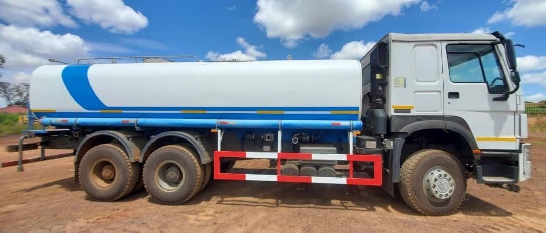 Camion citerne à eau 20 000 litres